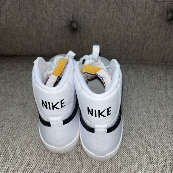 Nike blazer Mid ‘77  women size 6 - Picture 5 of 7